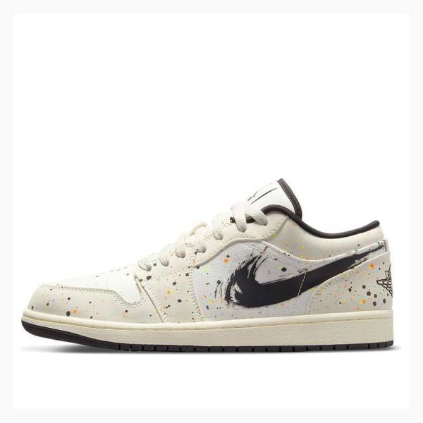 Air Jordan 1 Nike Low SE Brushstroke Tênis Masculino Branco Pretas | JD-035QV